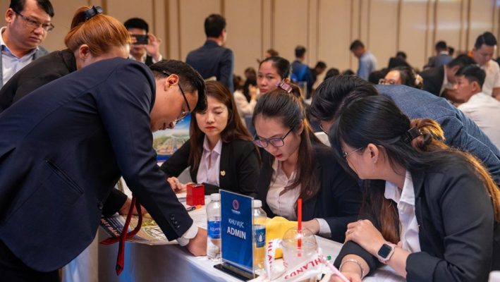 sự kiện ra mắt dự án the 826 ec